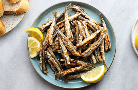 Best Anchovy Substitutes: Top 9 Alternatives for Your Dish